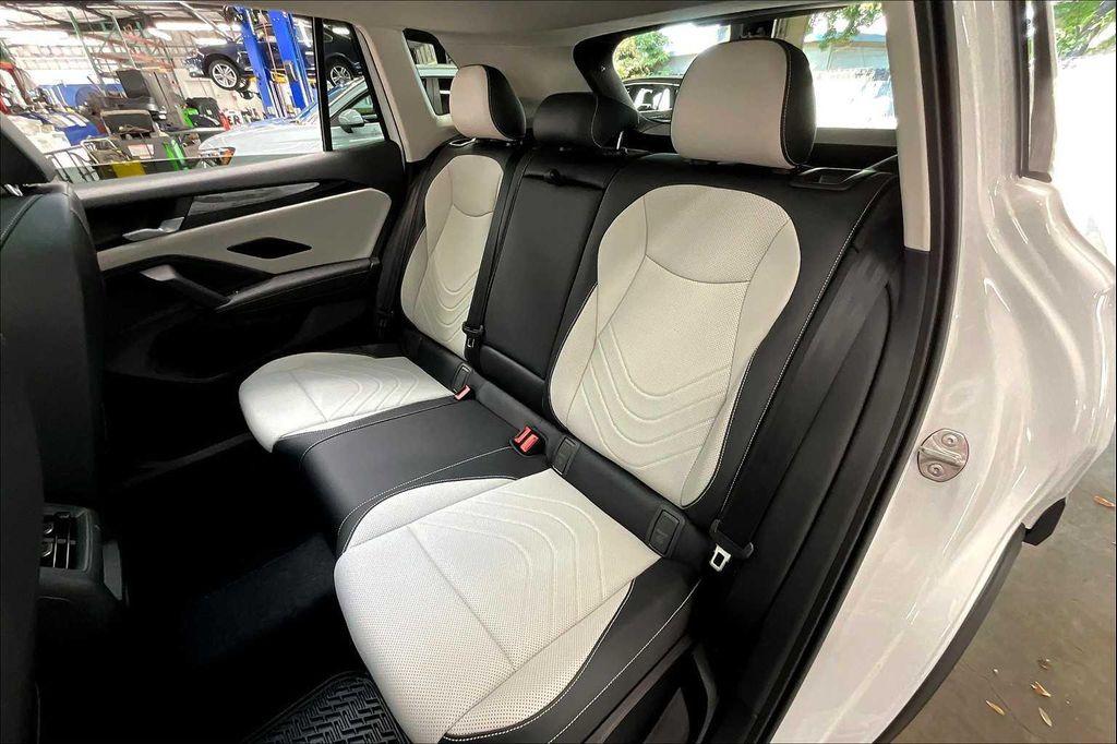 new 2025 Volkswagen Tiguan car, priced at $37,577