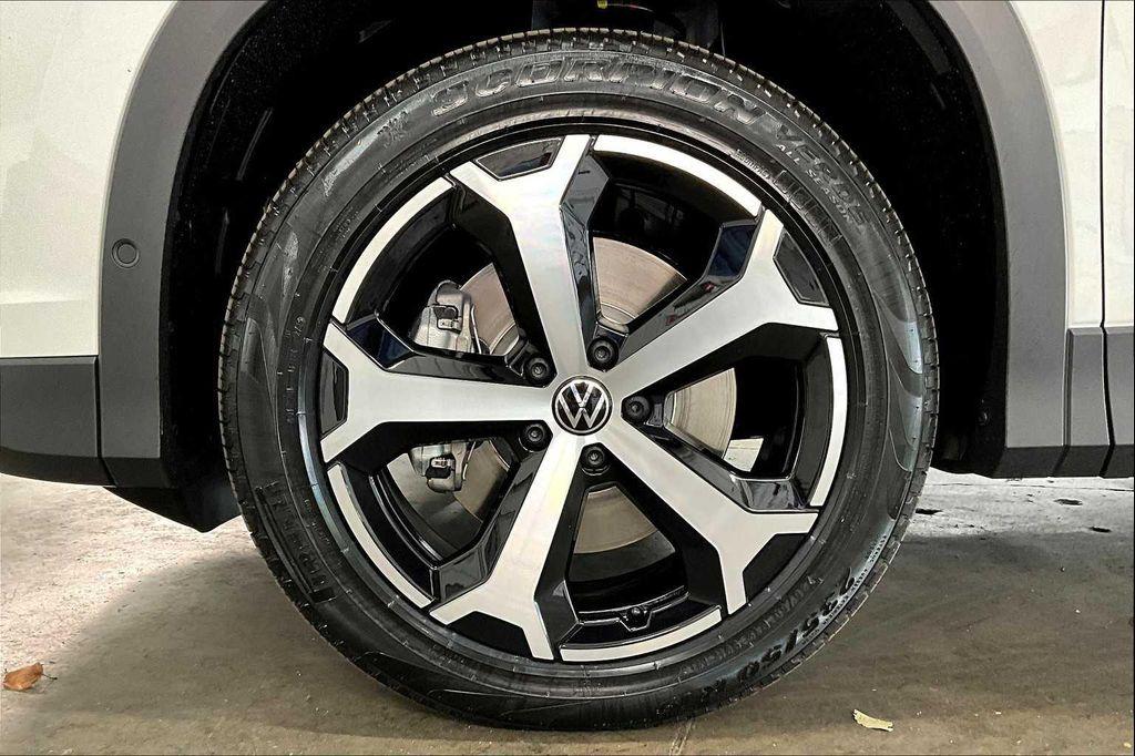 new 2025 Volkswagen Tiguan car, priced at $37,577