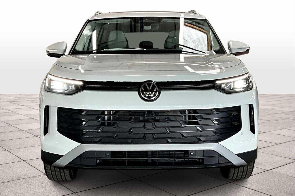 new 2025 Volkswagen Tiguan car, priced at $37,577