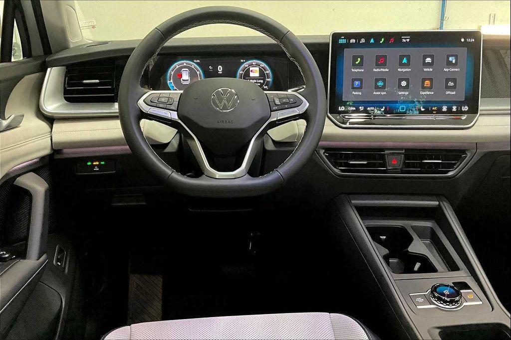 new 2025 Volkswagen Tiguan car, priced at $37,577