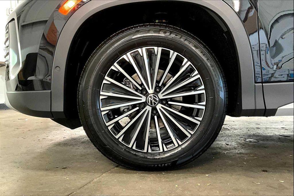 new 2025 Volkswagen Tiguan car, priced at $31,520