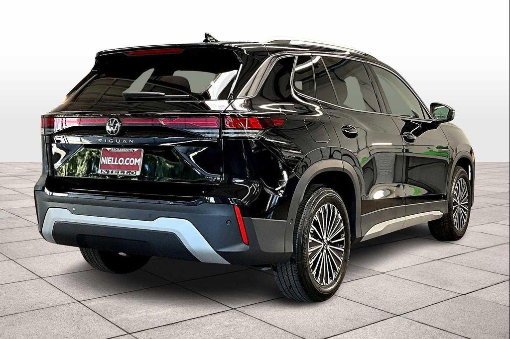 new 2025 Volkswagen Tiguan car, priced at $31,520