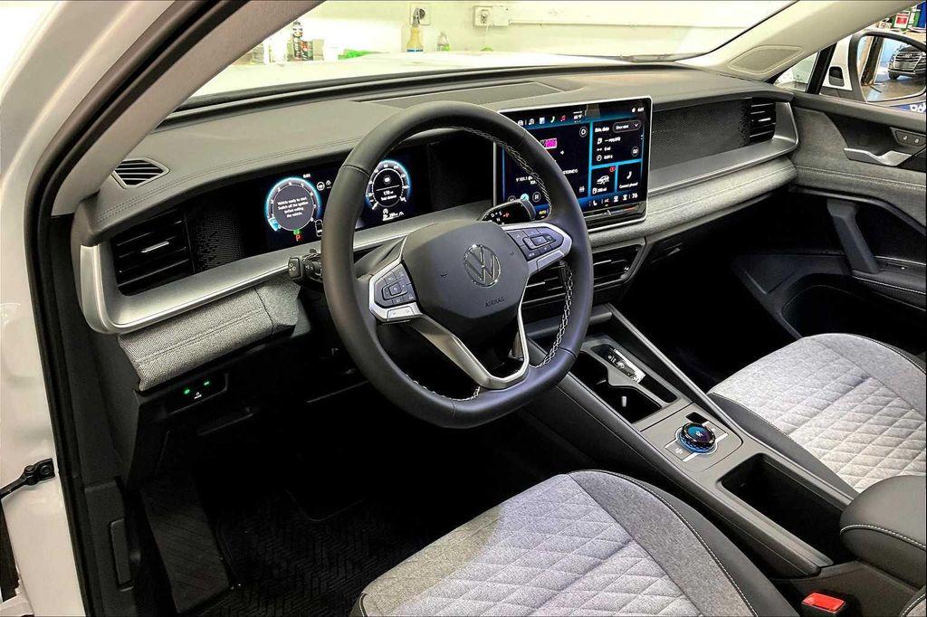 new 2025 Volkswagen Tiguan car, priced at $32,826
