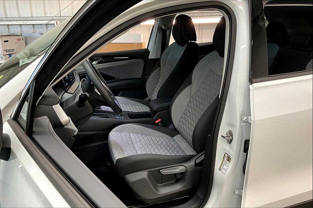 new 2025 Volkswagen Tiguan car, priced at $32,826