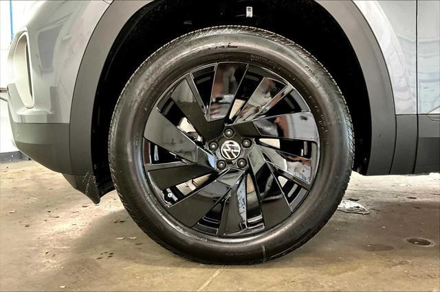 new 2025 Volkswagen Atlas car, priced at $48,982