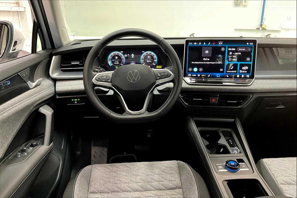 new 2025 Volkswagen Tiguan car, priced at $32,826
