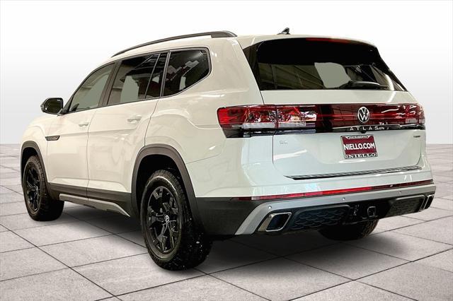 new 2025 Volkswagen Atlas car, priced at $49,754