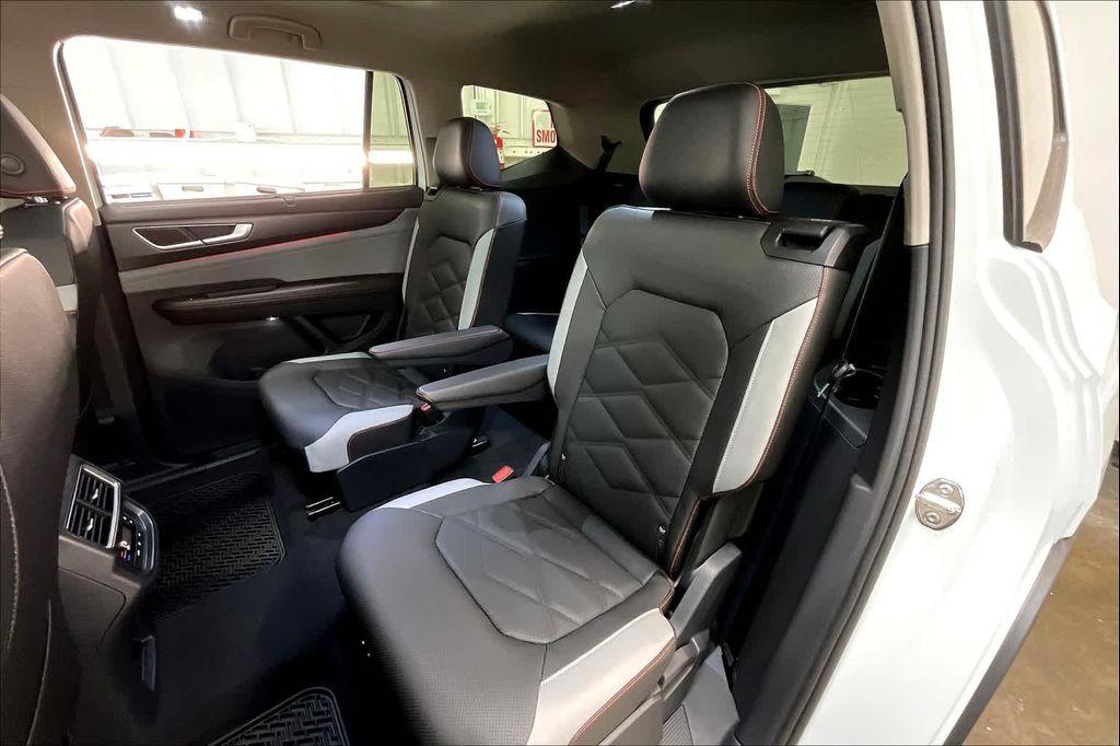 new 2025 Volkswagen Atlas car, priced at $49,754