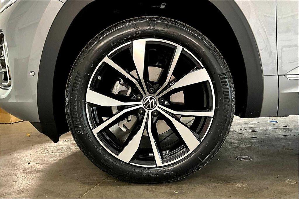 new 2026 Volkswagen Atlas car, priced at $57,349