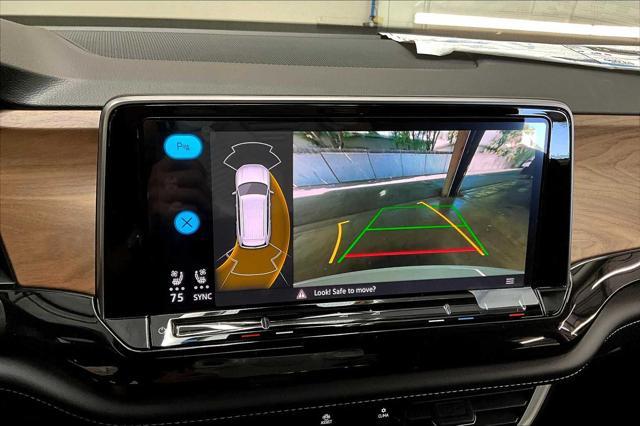 new 2025 Volkswagen Atlas car, priced at $48,387