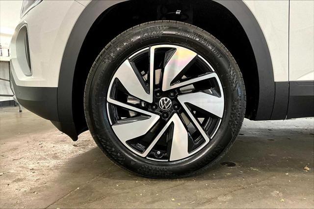 new 2025 Volkswagen Atlas car, priced at $48,387