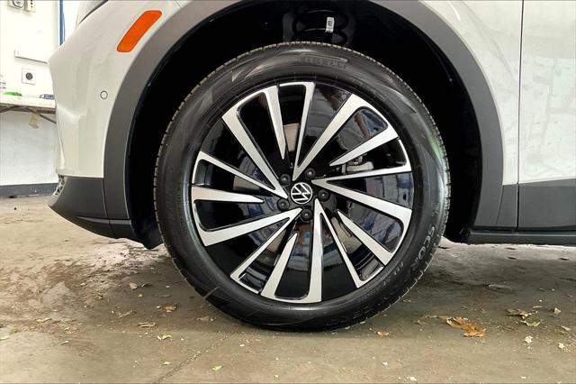 new 2025 Volkswagen ID.4 car, priced at $51,076