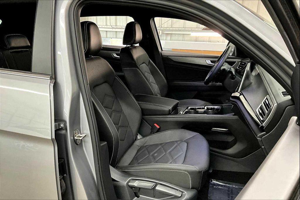 used 2024 Volkswagen Atlas Cross Sport car, priced at $35,455