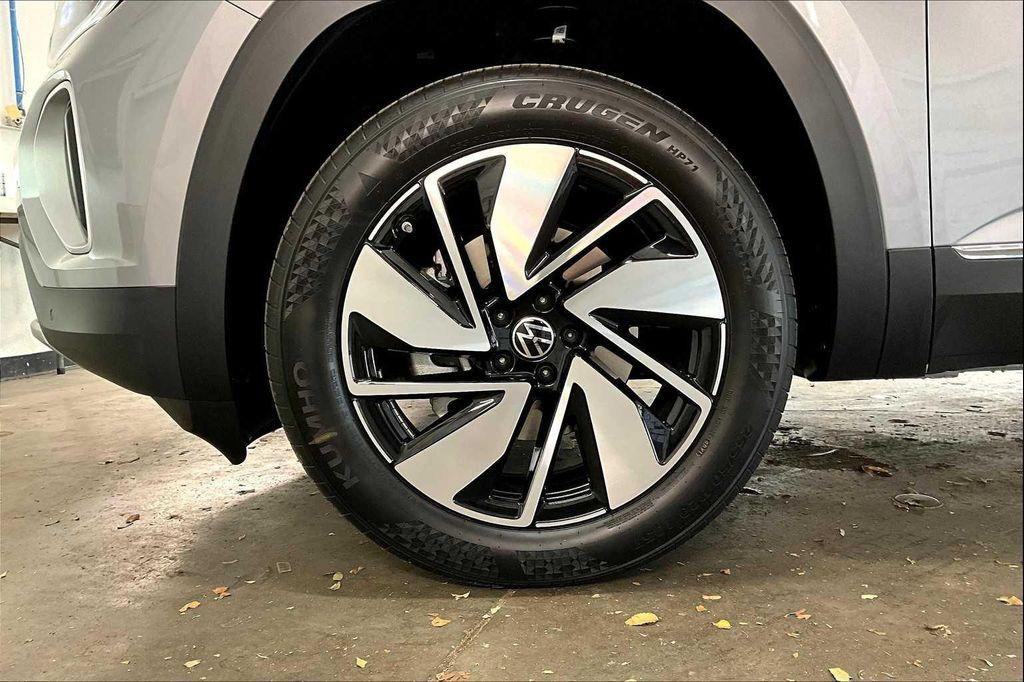 new 2026 Volkswagen Atlas car, priced at $53,034