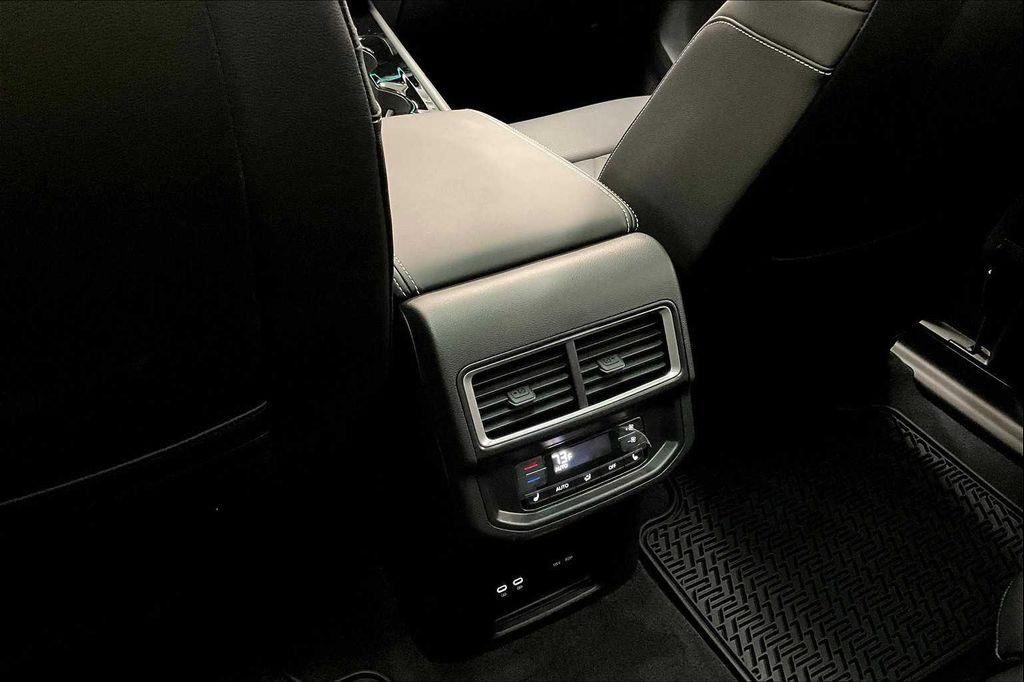 new 2025 Volkswagen Atlas car, priced at $56,699