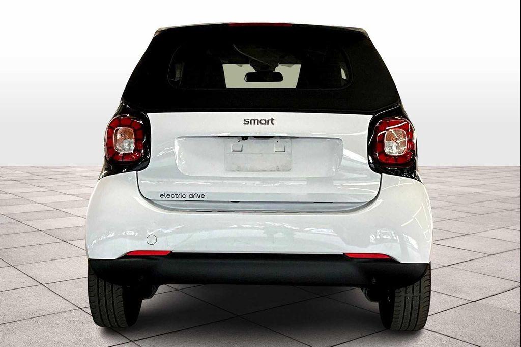 used 2018 smart ForTwo Electric Drive car, priced at $11,997