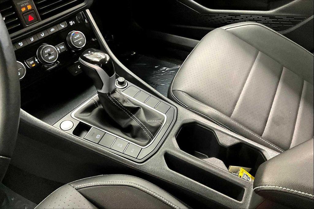 used 2024 Volkswagen Jetta car, priced at $23,071