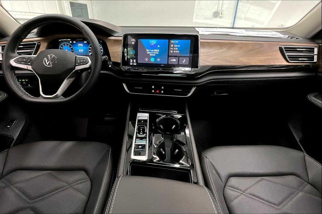new 2025 Volkswagen Atlas car, priced at $48,387