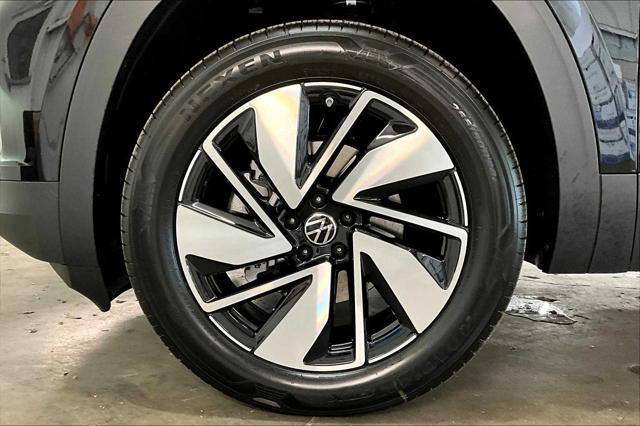 new 2025 Volkswagen Atlas car, priced at $48,387