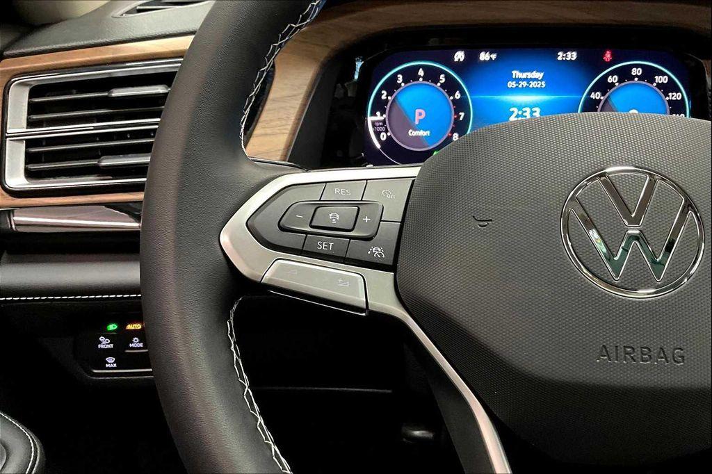 new 2025 Volkswagen Atlas car, priced at $48,387