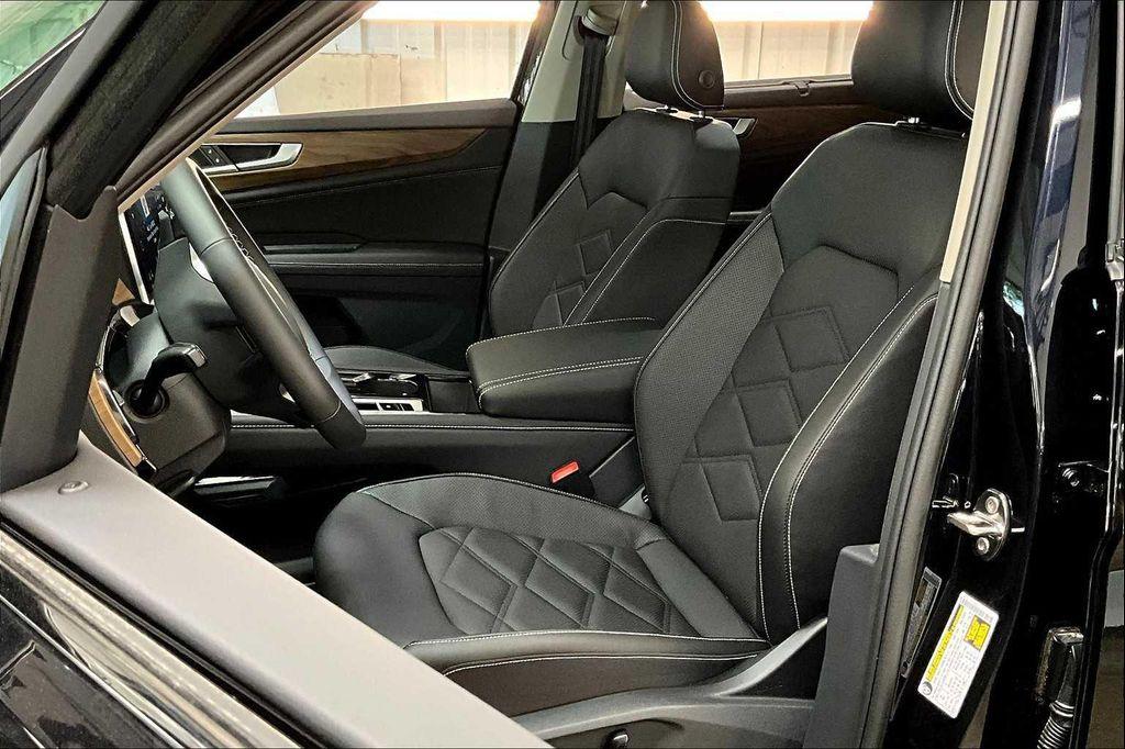new 2025 Volkswagen Atlas car, priced at $48,387