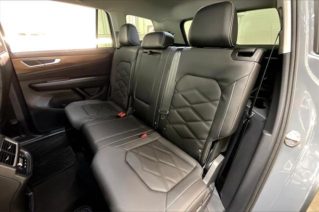 new 2025 Volkswagen Atlas car, priced at $46,492