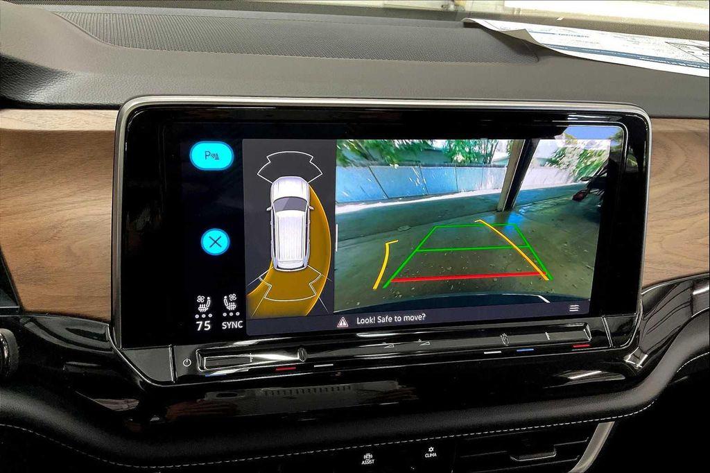 new 2025 Volkswagen Atlas car, priced at $46,492