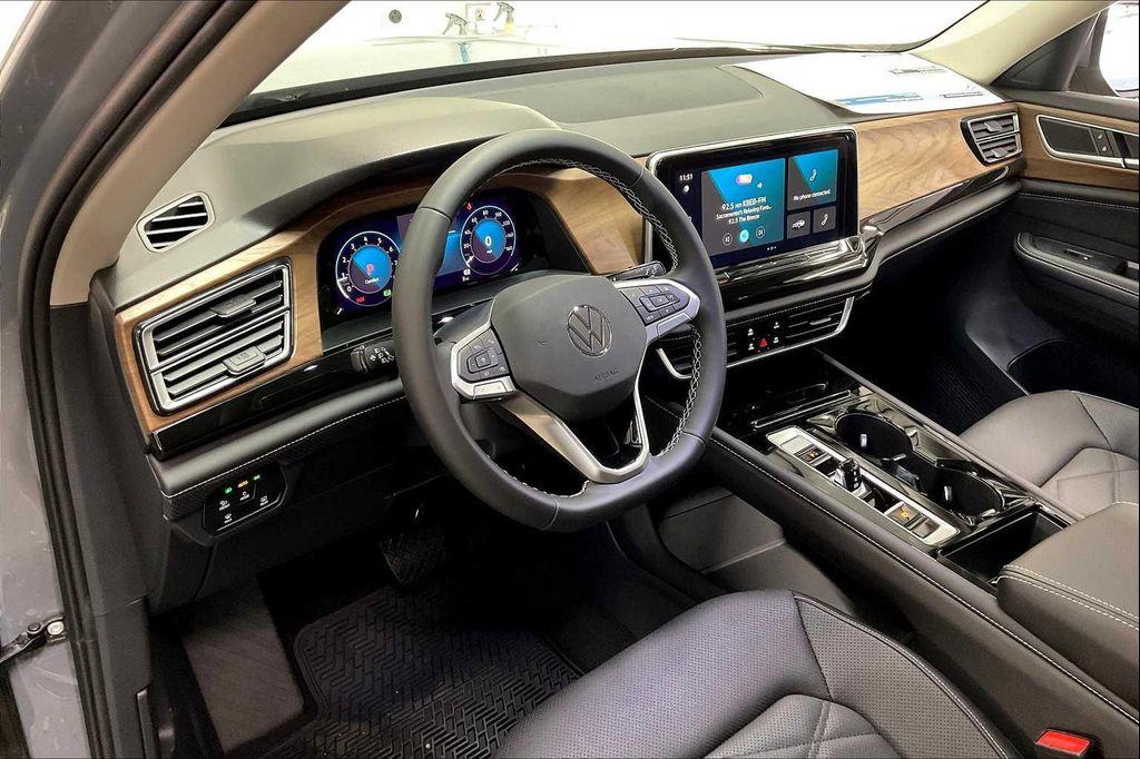 new 2025 Volkswagen Atlas car, priced at $46,492