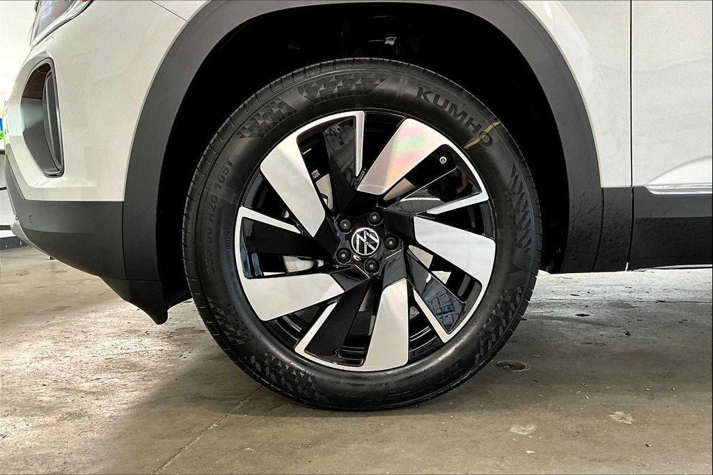 new 2025 Volkswagen Atlas Cross Sport car, priced at $50,106