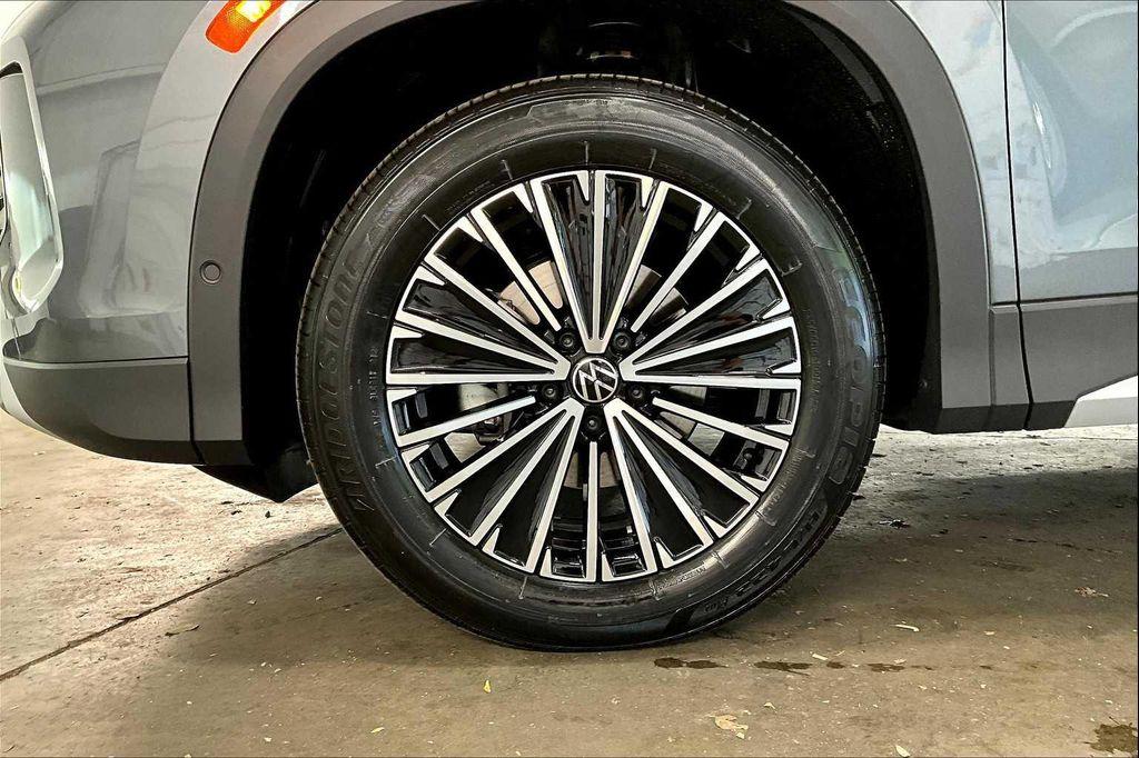 new 2025 Volkswagen Tiguan car, priced at $31,520