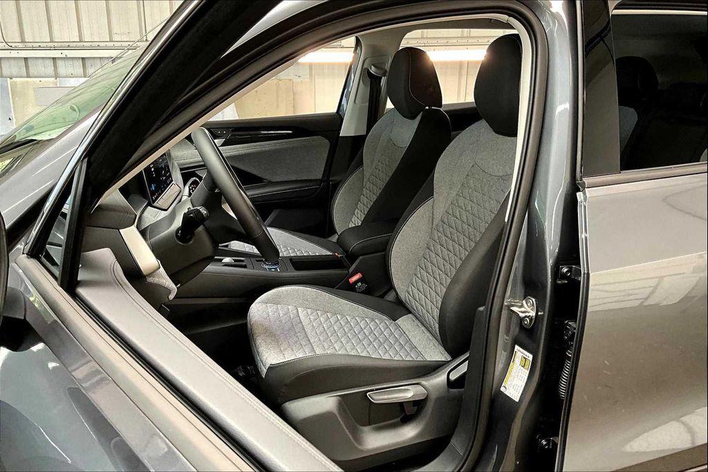new 2025 Volkswagen Tiguan car, priced at $31,520