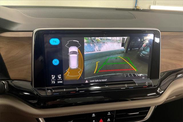 new 2025 Volkswagen Atlas car, priced at $48,120