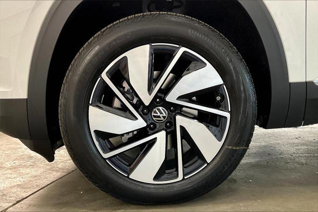 new 2025 Volkswagen Atlas car, priced at $52,389