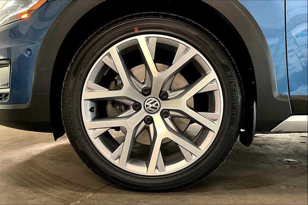 used 2018 Volkswagen Golf Alltrack car, priced at $21,135