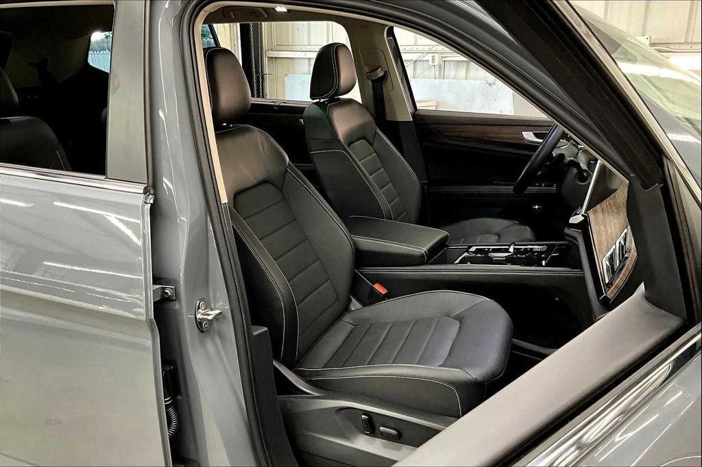 used 2025 Volkswagen Atlas car, priced at $44,816