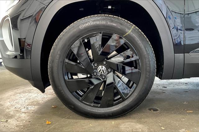 new 2025 Volkswagen Atlas car, priced at $47,087