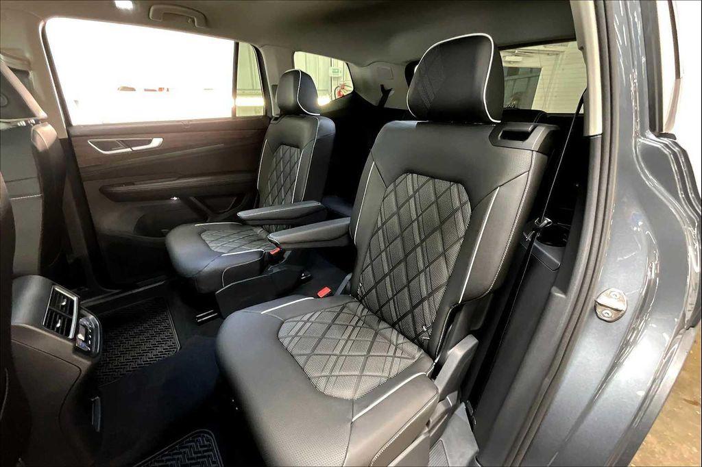 new 2025 Volkswagen Atlas car, priced at $56,939