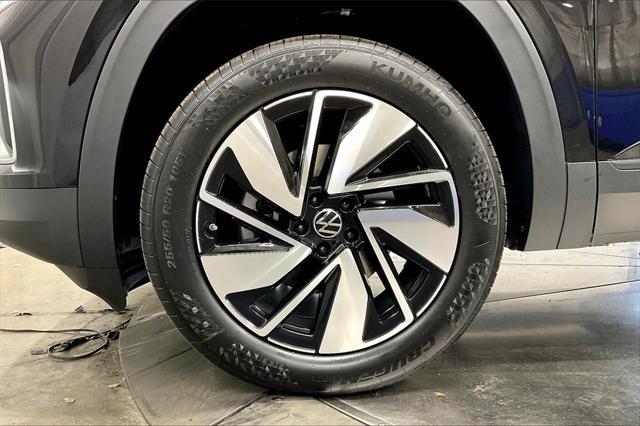 new 2024 Volkswagen Atlas car, priced at $46,840