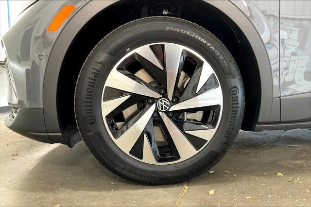 new 2025 Volkswagen ID.4 car, priced at $47,176
