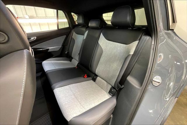 new 2025 Volkswagen ID.4 car, priced at $47,176
