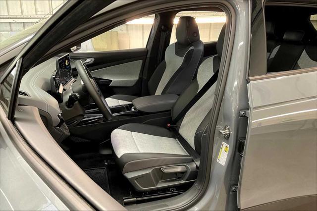 new 2025 Volkswagen ID.4 car, priced at $47,176