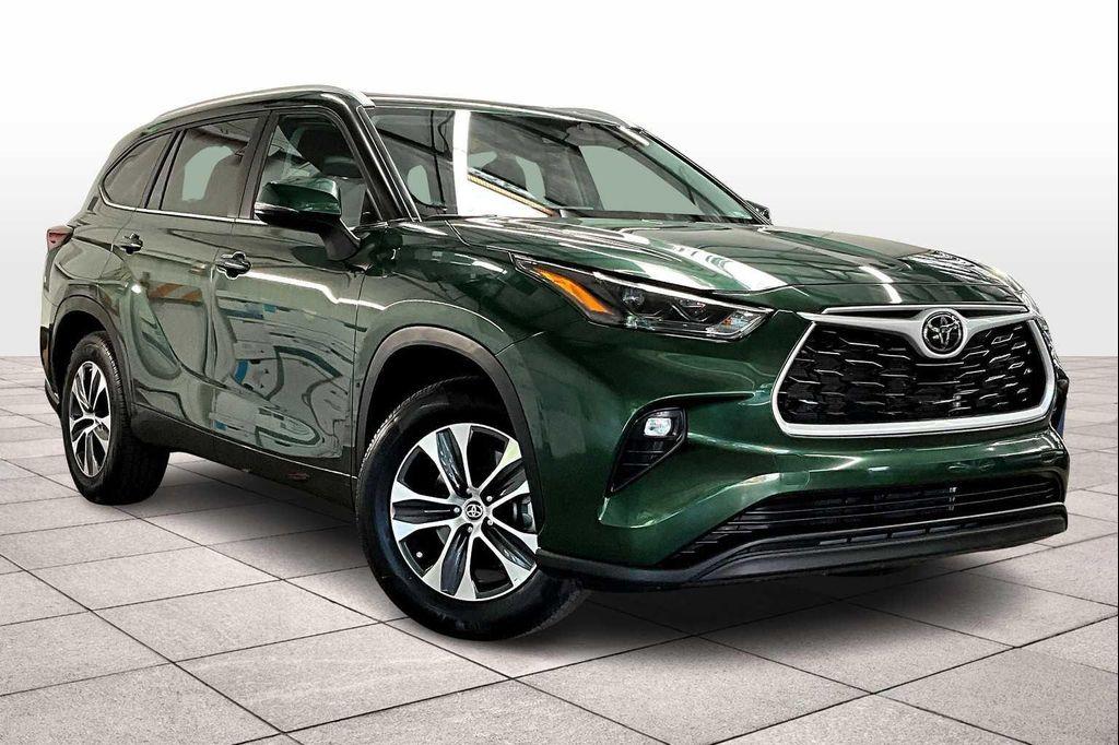 used 2024 Toyota Highlander car, priced at $41,016
