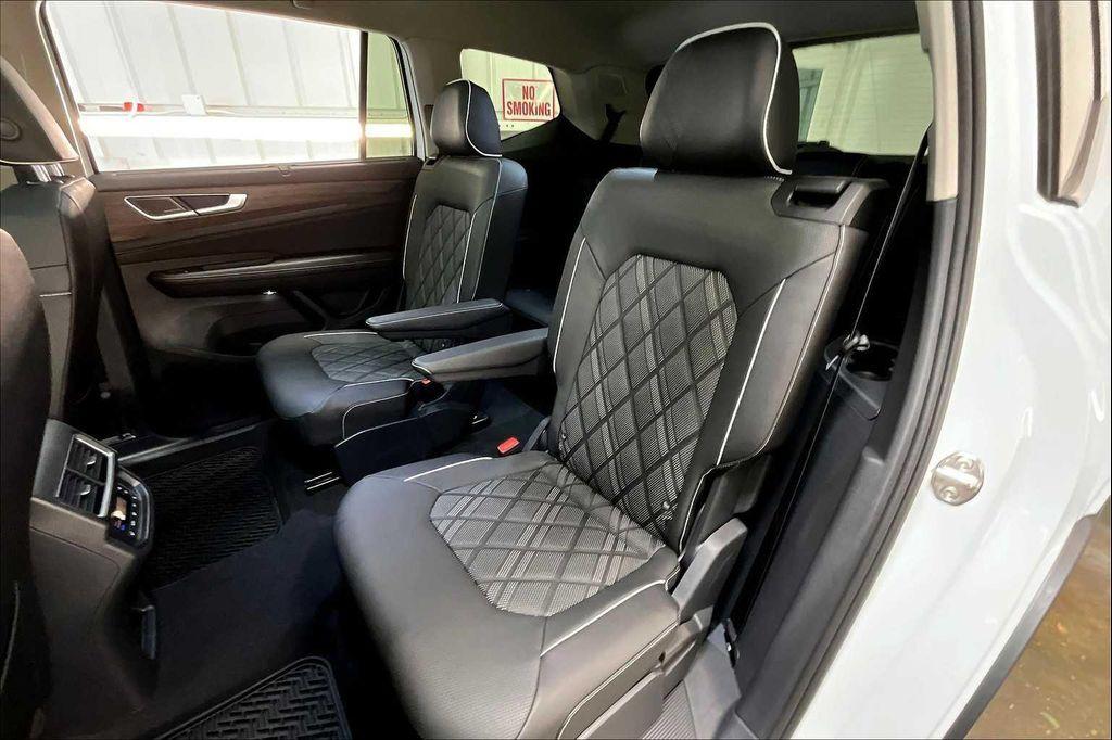 new 2025 Volkswagen Atlas car, priced at $57,394