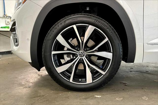 new 2025 Volkswagen Atlas car, priced at $57,394