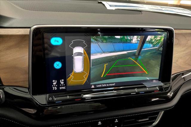 new 2025 Volkswagen Atlas car, priced at $47,087