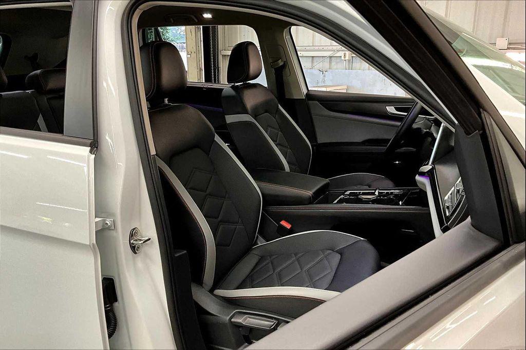 used 2025 Volkswagen Atlas car, priced at $43,327