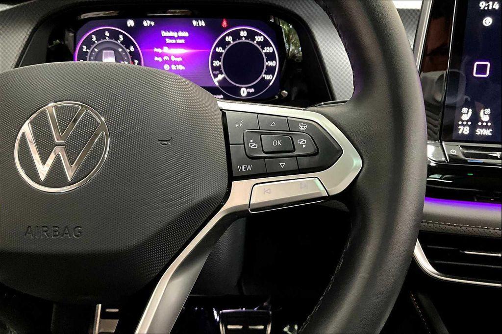 used 2025 Volkswagen Atlas car, priced at $43,327
