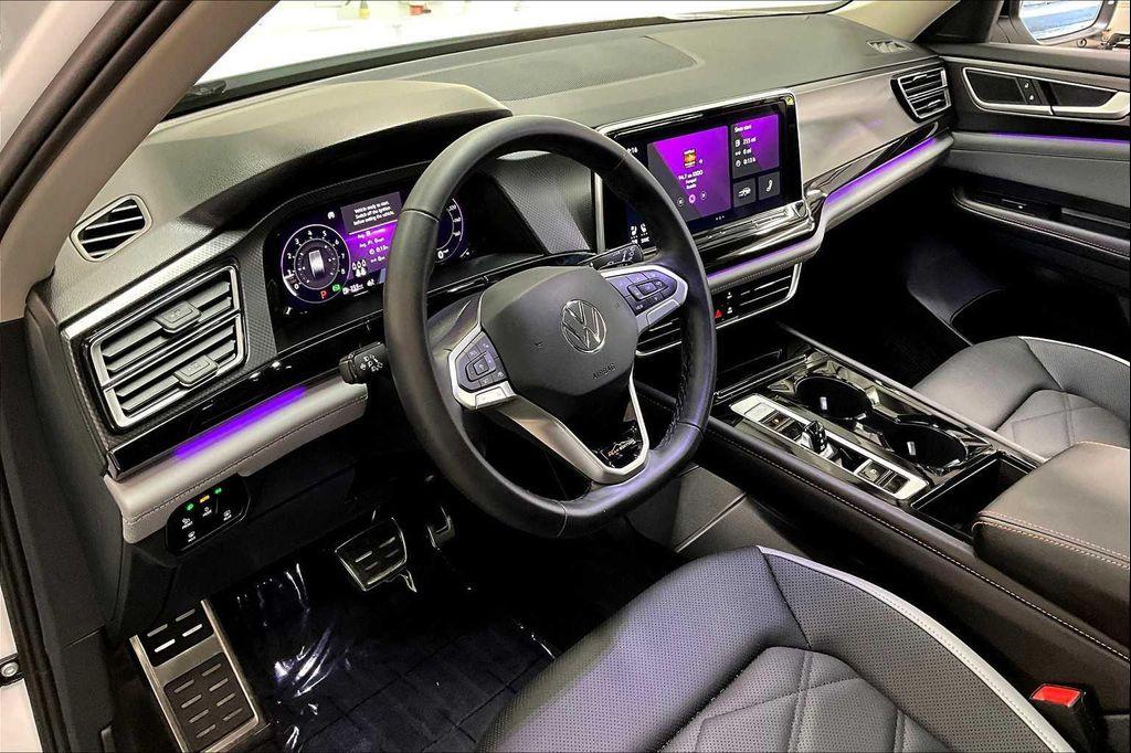 used 2025 Volkswagen Atlas car, priced at $43,327