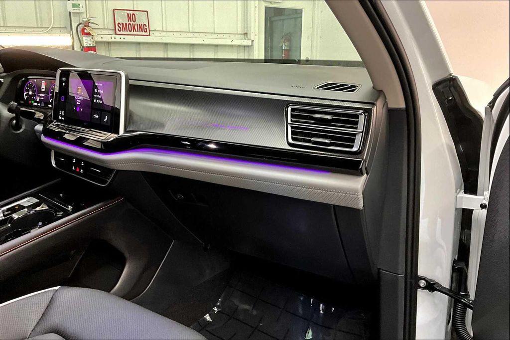 used 2025 Volkswagen Atlas car, priced at $43,327