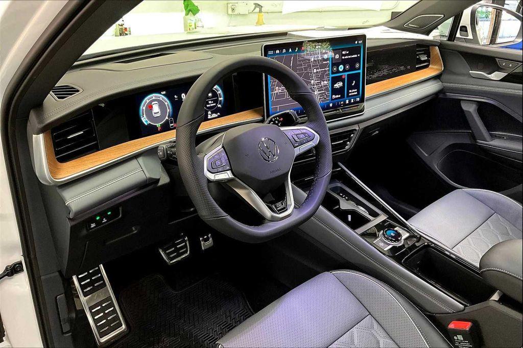 new 2025 Volkswagen Tiguan car, priced at $43,196